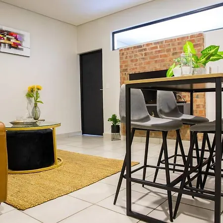 Cozy & Peaceful Self Check-In, Near Menlyn Maine Apartment Pretoria Exterior photo